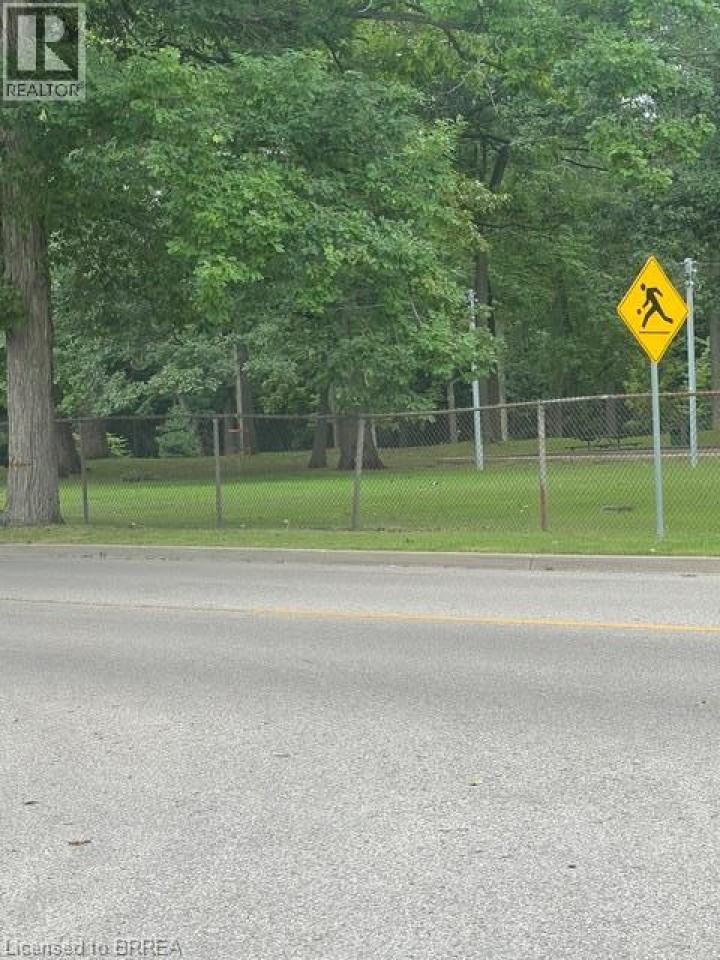 Photo 39 at 30 Proctor Avenue, Echo Place, Brantford