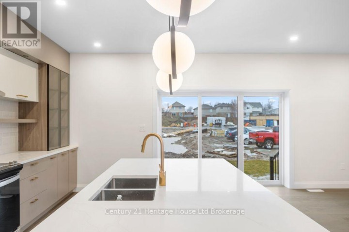 Photo 11 at 704 - 361 Quarter Town Line, Tillsonburg