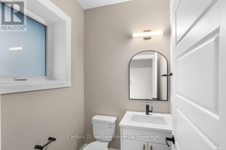 Photo 3 at 703 - 361 Quarter Town Line, Tillsonburg