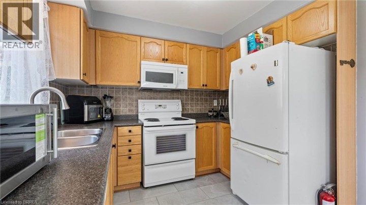 Photo 14 at 124 Osborn Avenue, Empire, Brantford
