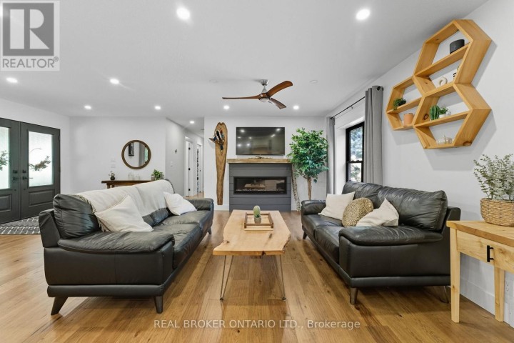 Photo 12 at 115 Lakeshore Road, Rural Houghton, Norfolk County