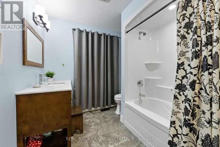 Photo 17 at 115 Lakeshore Road, Rural Houghton, Norfolk County