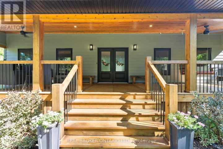 Photo 2 at 115 Lakeshore Road, Rural Houghton, Norfolk County