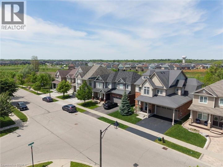 Photo 7 at 10 Bisset Avenue, Empire South, Brantford