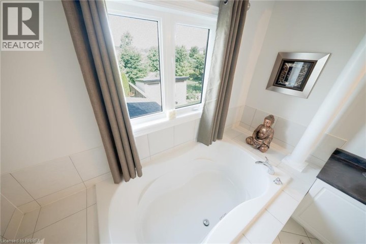 Photo 29 at 10 Bisset Avenue, Empire South, Brantford