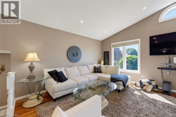 Photo 11 at 82 Olivetree Road, Mayfair, Brantford