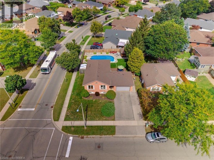 Photo 2 at 82 Olivetree Road, Mayfair, Brantford