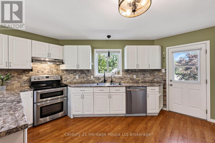 Photo 11 at 6 Crusoe Place, Ingersoll - North, Ingersoll