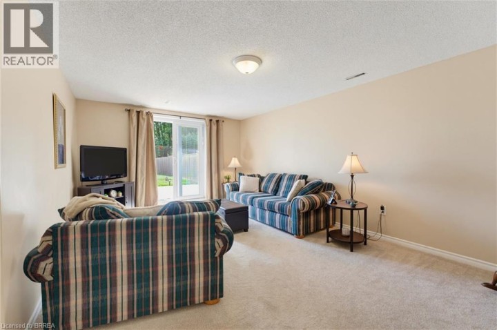 Photo 16 at 42 Buchanan Crescent, Lynden Hills, Brantford