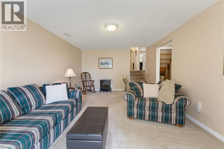 Photo 17 at 42 Buchanan Crescent, Lynden Hills, Brantford