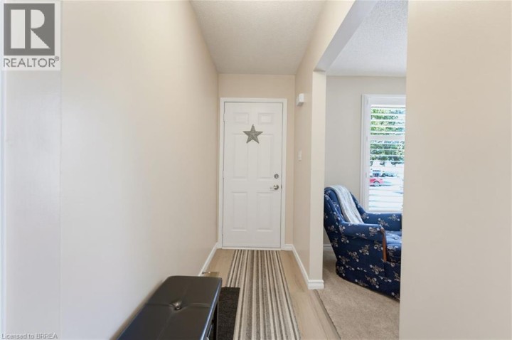 Photo 4 at 42 Buchanan Crescent, Lynden Hills, Brantford
