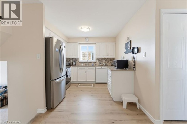 Photo 8 at 42 Buchanan Crescent, Lynden Hills, Brantford