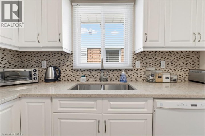 Photo 9 at 42 Buchanan Crescent, Lynden Hills, Brantford