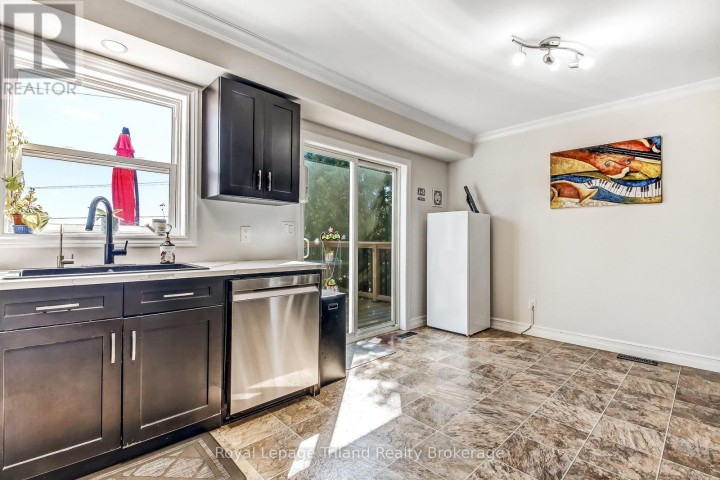 Photo 14 at 847 Hunters Gate Crescent, Woodstock - South, Woodstock