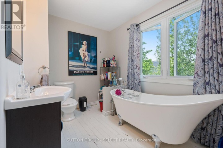 Photo 24 at 10 Crescent Park, Port Dover, Norfolk County