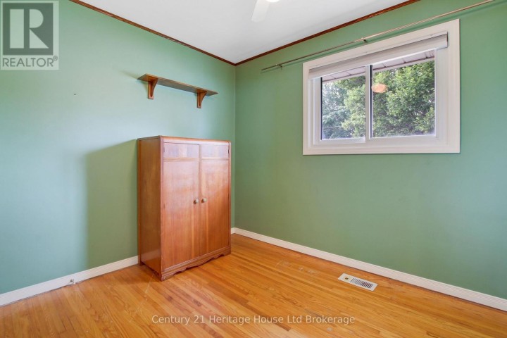 Photo 12 at 683 College Avenue, Woodstock - South, Woodstock