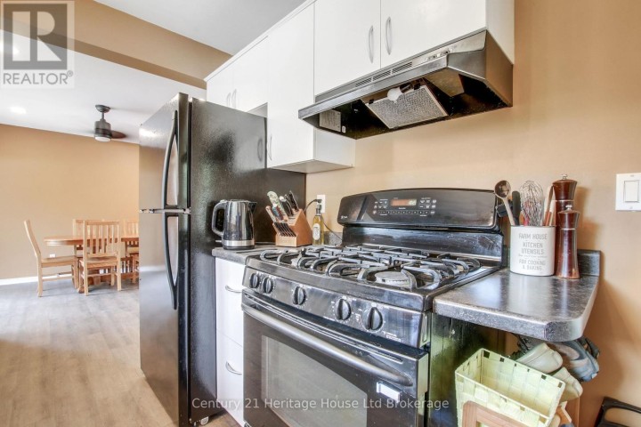 Photo 10 at 683 College Avenue, Woodstock - South, Woodstock