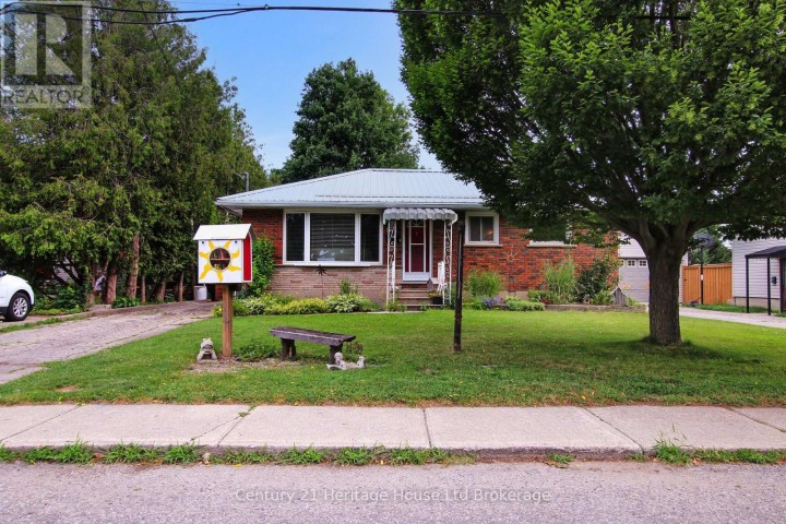 Photo 2 at 683 College Avenue, Woodstock - South, Woodstock