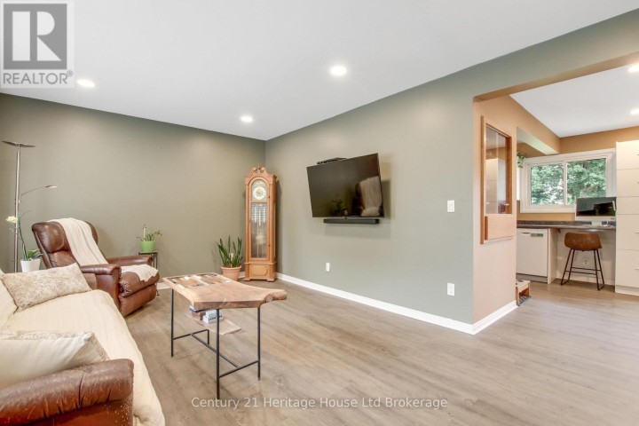 Photo 5 at 683 College Avenue, Woodstock - South, Woodstock