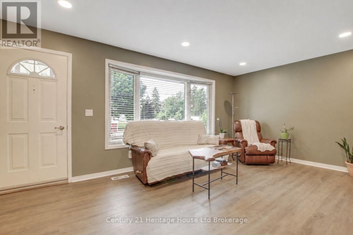 Photo 4 at 683 College Avenue, Woodstock - South, Woodstock