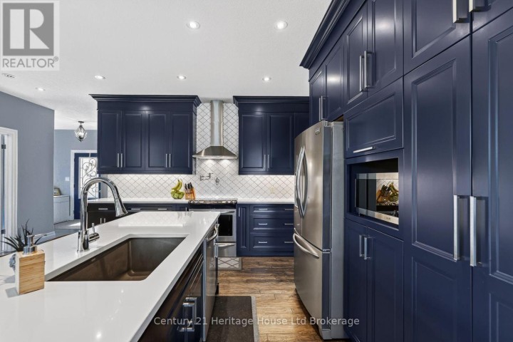 Photo 12 at 924 N Springbank Avenue, Woodstock - North, Woodstock