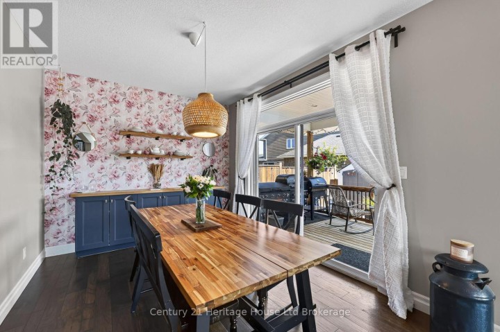 Photo 18 at 924 N Springbank Avenue, Woodstock - North, Woodstock