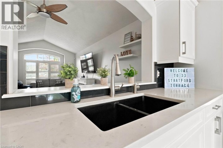 Photo 15 at 33 Stratford Terrace, Hillcrest, Brantford