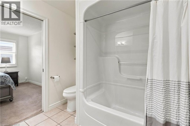 Photo 18 at 33 Stratford Terrace, Hillcrest, Brantford