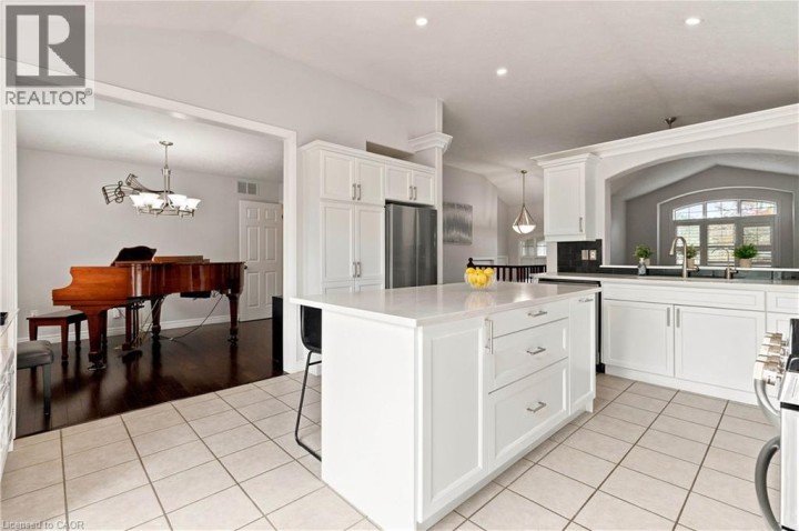 Photo 10 at 33 Stratford Terrace, Hillcrest, Brantford
