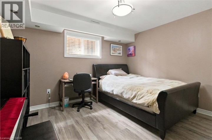 Photo 31 at 33 Stratford Terrace, Hillcrest, Brantford