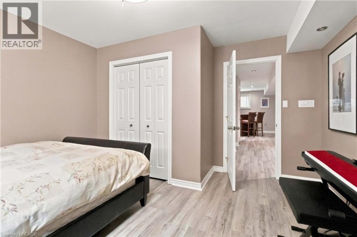 Photo 32 at 33 Stratford Terrace, Hillcrest, Brantford