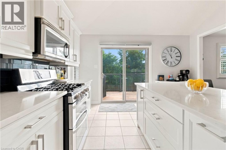 Photo 8 at 33 Stratford Terrace, Hillcrest, Brantford