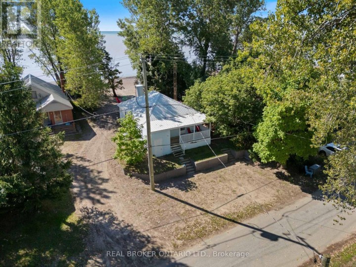 Photo 3 at 37 Woodstock Avenue, Long Point, Norfolk County