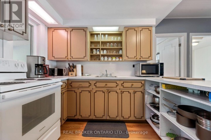 Photo 5 at 37 Woodstock Avenue, Long Point, Norfolk County