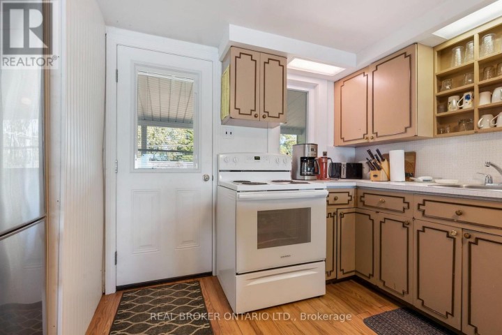 Photo 7 at 37 Woodstock Avenue, Long Point, Norfolk County