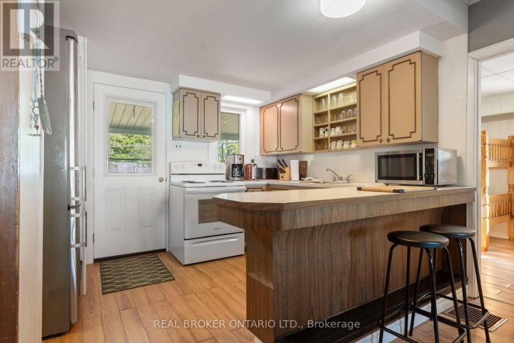 Photo 8 at 37 Woodstock Avenue, Long Point, Norfolk County