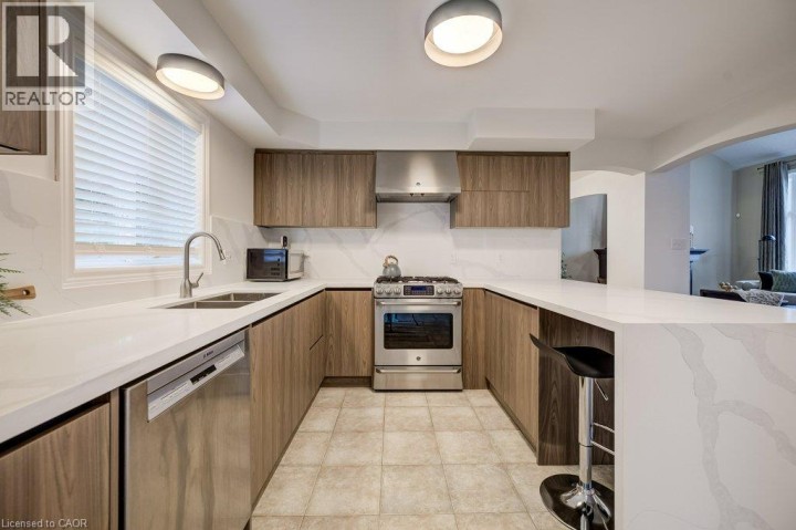Photo 11 at 16 Irongate Drive, Innerkip (Victoria Park), Woodstock