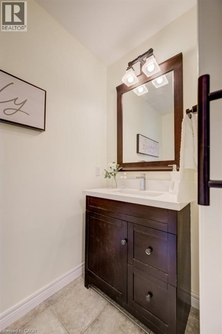 Photo 14 at 16 Irongate Drive, Innerkip (Victoria Park), Woodstock