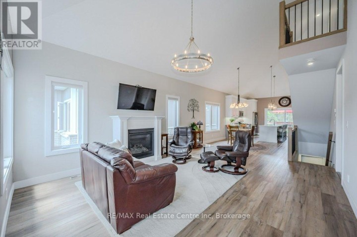 Photo 6 at 18 - 744 W Nelson Street, Port Dover, Norfolk County