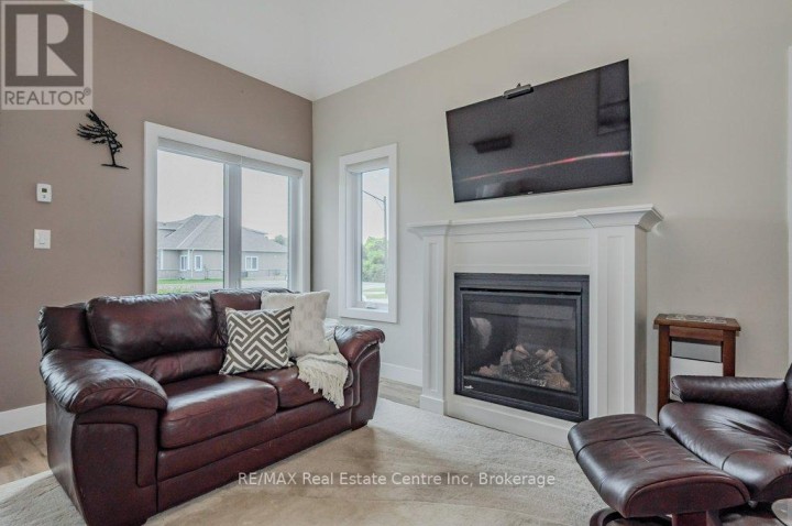 Photo 7 at 18 - 744 W Nelson Street, Port Dover, Norfolk County