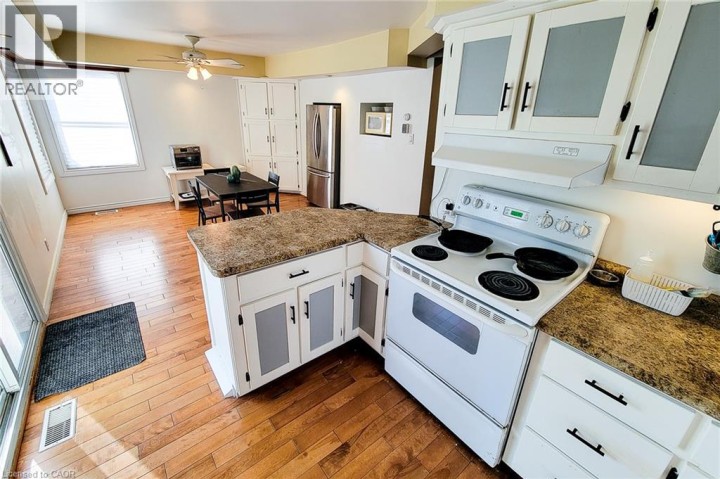 Photo 17 at 54 Eighth Avenue, Eagle Place East, Brantford