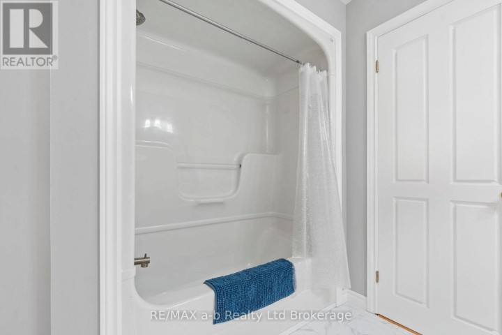 Photo 17 at 48 Denrich Avenue, Tillsonburg