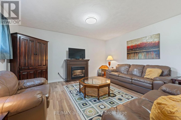 Photo 19 at 48 Denrich Avenue, Tillsonburg