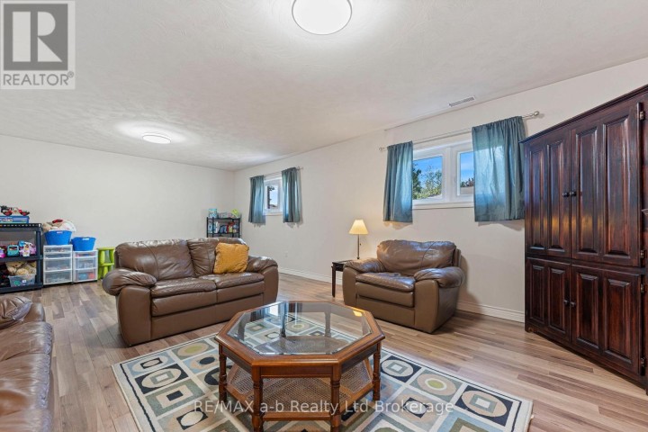 Photo 20 at 48 Denrich Avenue, Tillsonburg