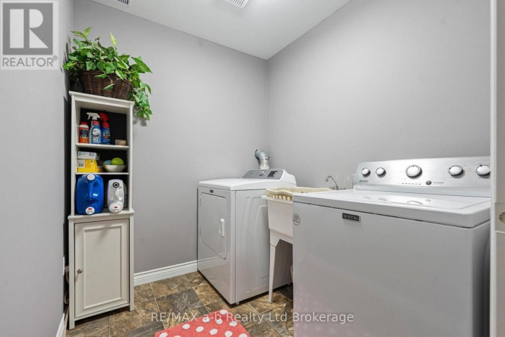 Photo 22 at 48 Denrich Avenue, Tillsonburg