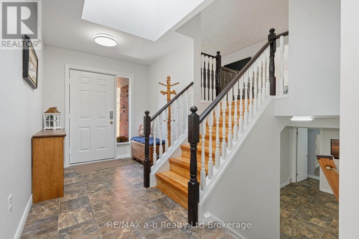 Photo 4 at 48 Denrich Avenue, Tillsonburg