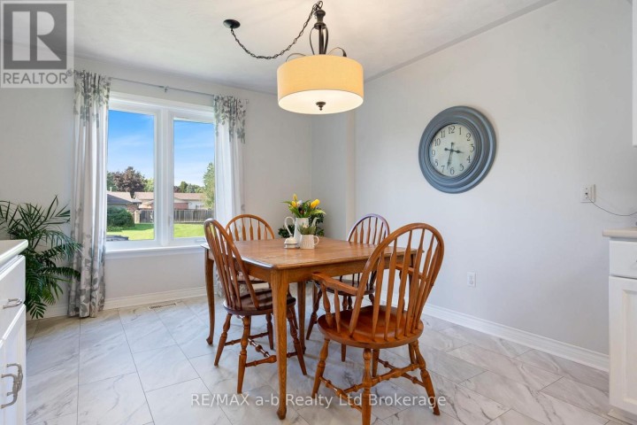 Photo 8 at 48 Denrich Avenue, Tillsonburg