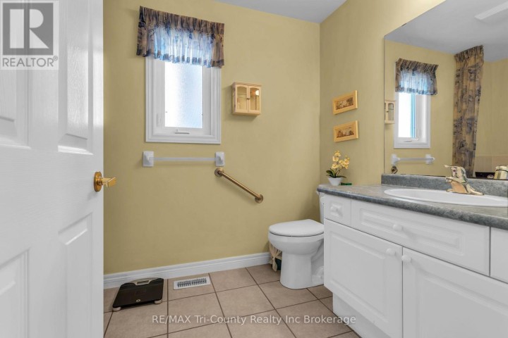 Photo 13 at 210 Baldwin Street, Tillsonburg
