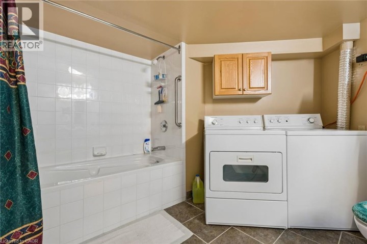 Photo 42 at 8 - 152 Dufferin Avenue, Holmedale, Brantford