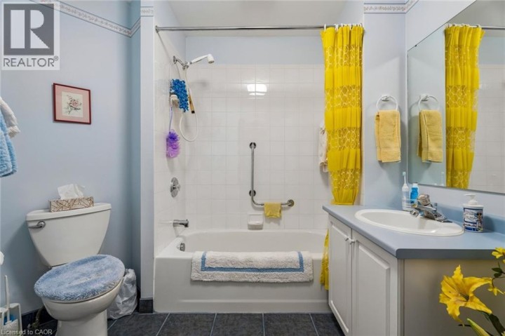 Photo 24 at 8 - 152 Dufferin Avenue, Holmedale, Brantford
